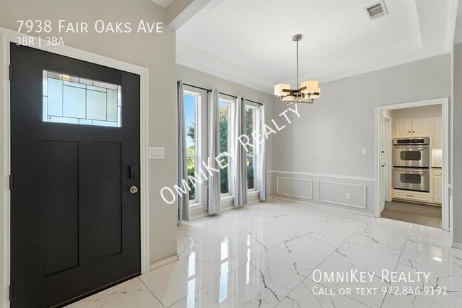 Building Photo - 7938 Fair Oaks Ave