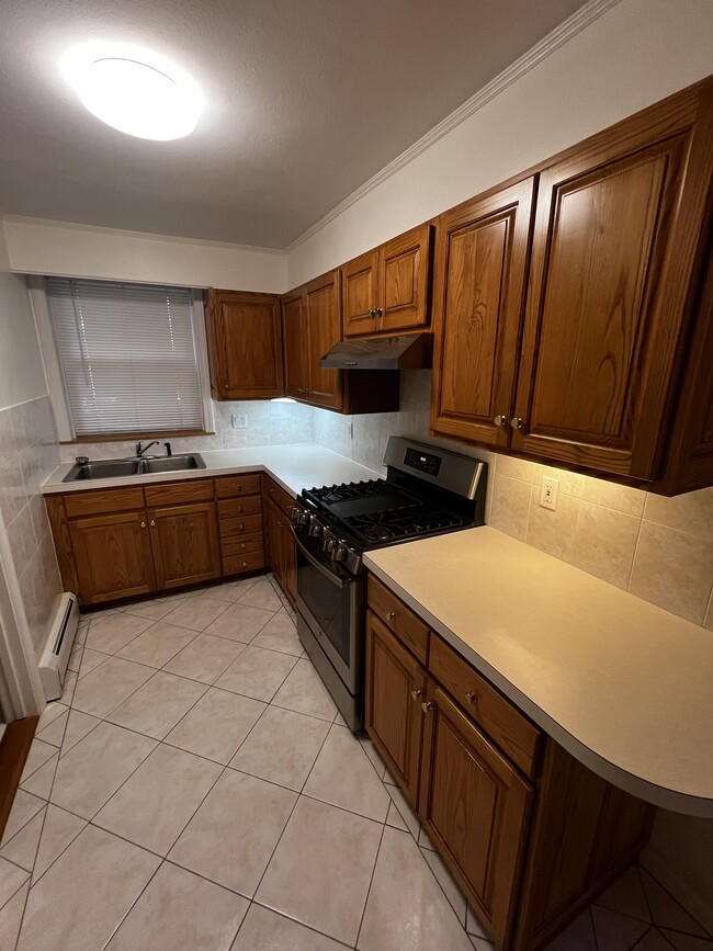 Kitchen - 675 Central St