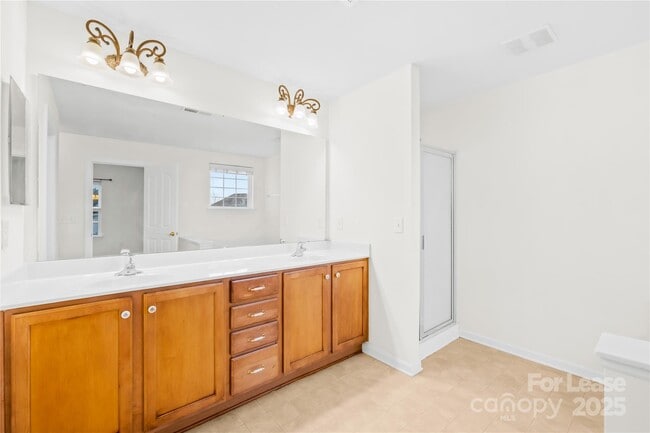 Building Photo - 10223 Kelso Ct