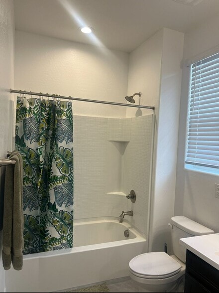 Building Photo - 2044 E Prairie Dog Dr