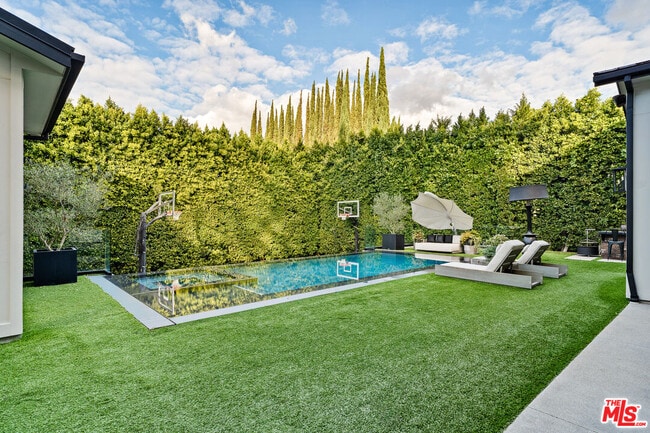 Building Photo - 15645 Woodvale Rd