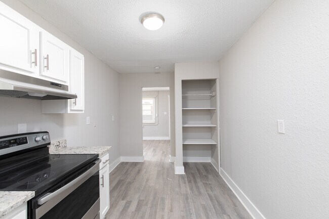 Building Photo - Duke Complex