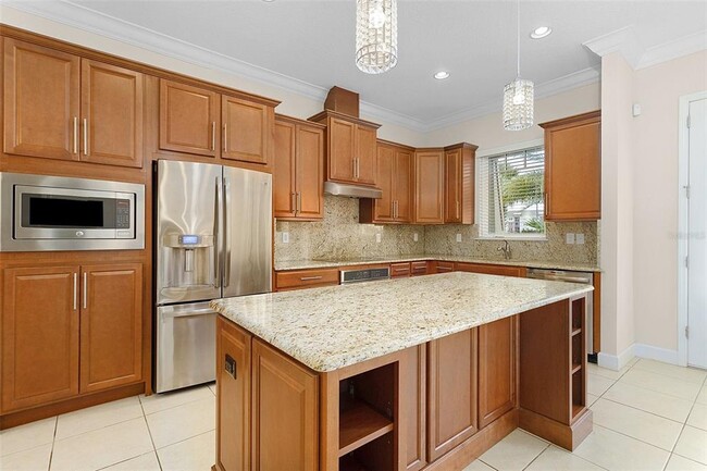 Building Photo - 13813 Benavente Ave