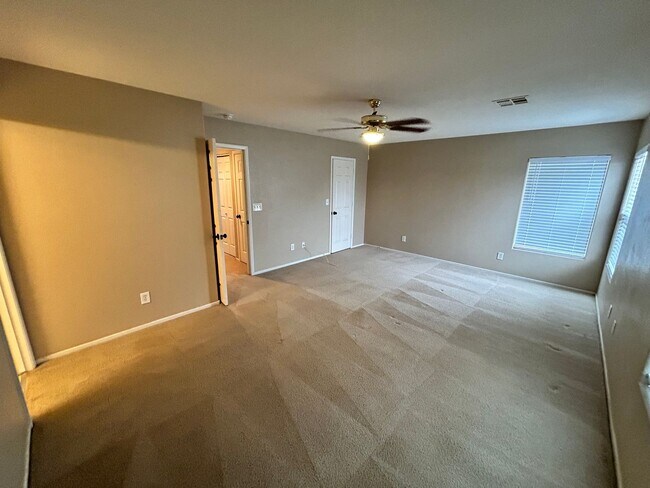 Building Photo - Charming 3 Bed/3Bath/1Car 2-Story Home nestled in this comfortable northwest community in Walnut ...