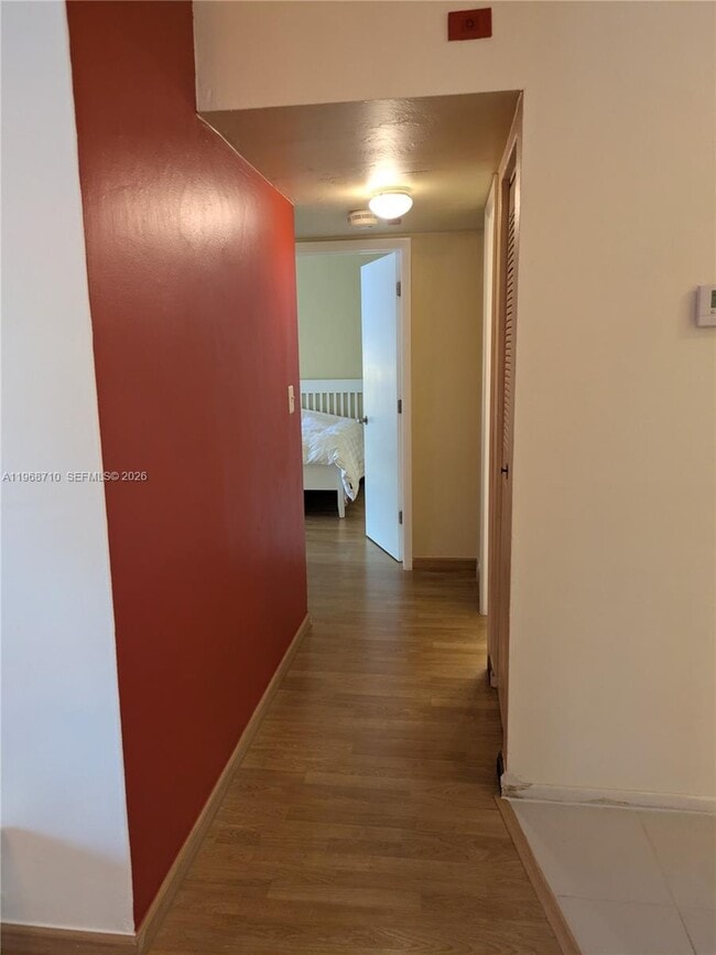 Building Photo - 9621 SW 77th Ave