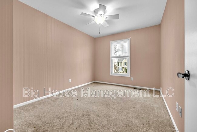 Building Photo - 44 Robin Ridge Ct