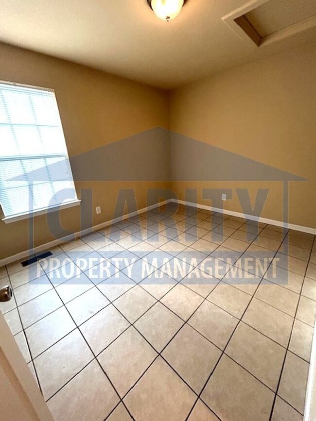 Building Photo - Adorable 2 bedroom home!