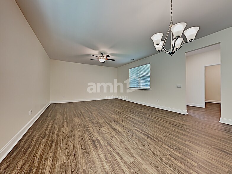 Building Photo - 24 Crabapple Cir