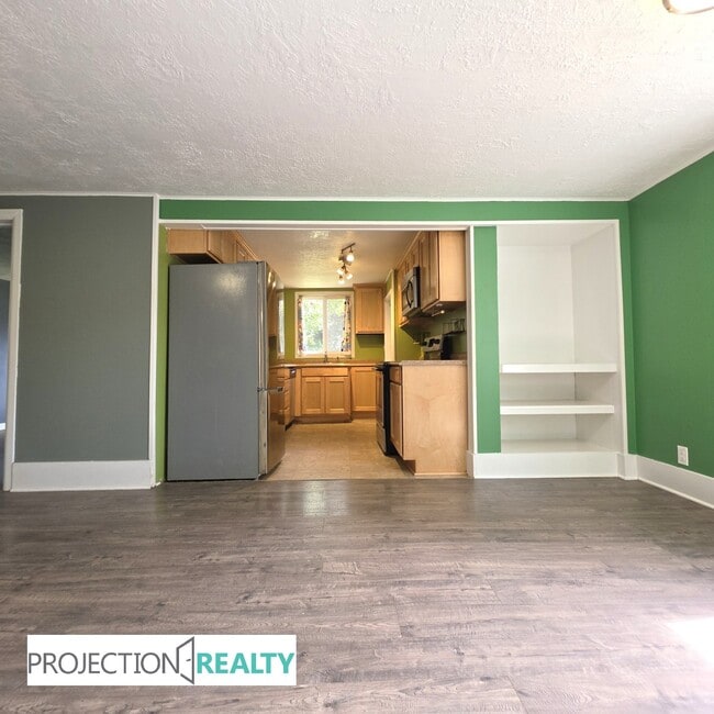 Building Photo - 4838 NE 99th Ave