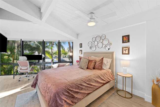 Building Photo - 3016 NE 49th St