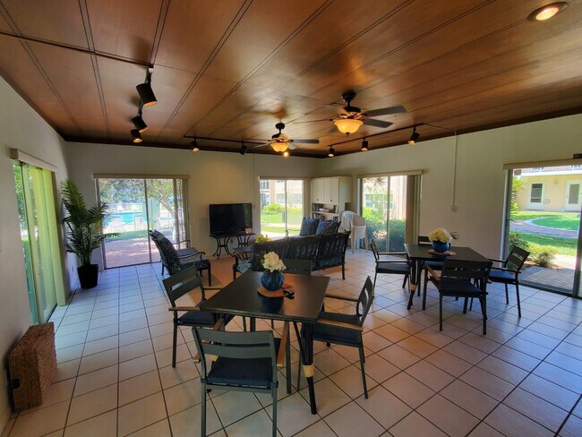 Building Photo - 1481 S Ocean Blvd