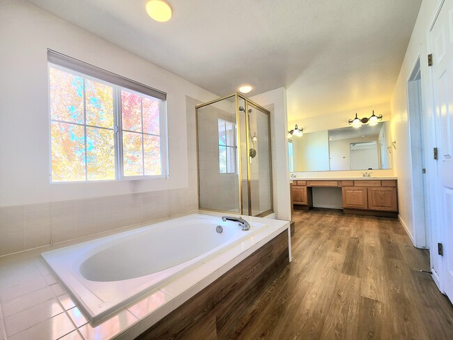 1st Floor - Master Bath - 10605 Wynspire Way