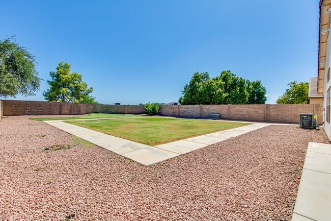 Building Photo - GORGEOUS home in the highly desired Arrowhead Ranch