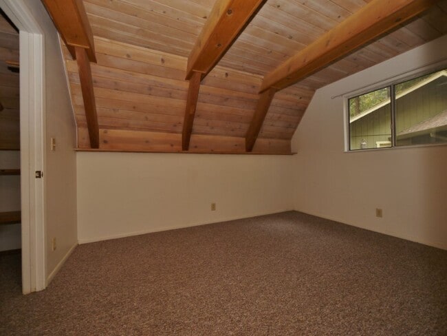 Building Photo - 16870 Alpine Dr