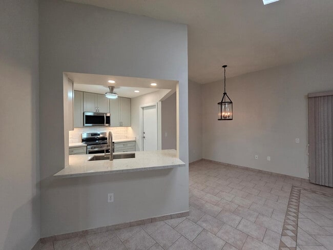 Building Photo - 16863 N 103rd Ave