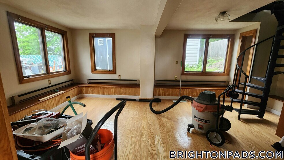 Building Photo - 54A Falkland St
