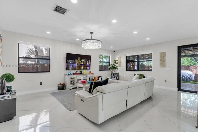 Building Photo - 9805 NW 89th Terrace