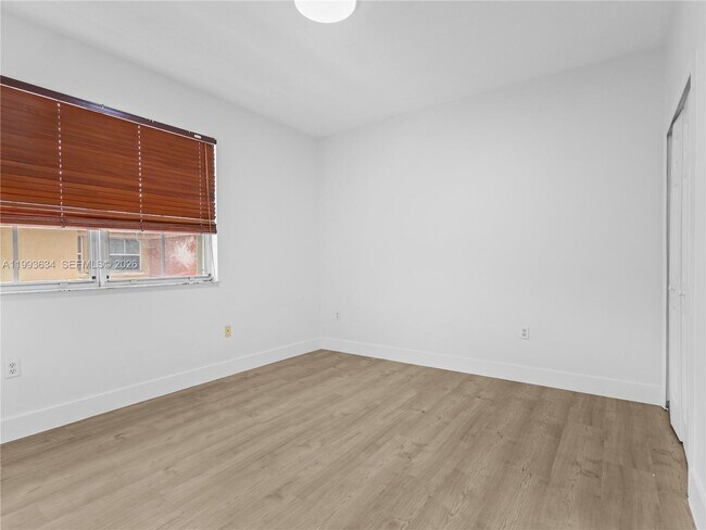 Building Photo - 6201 NW 114th Pl