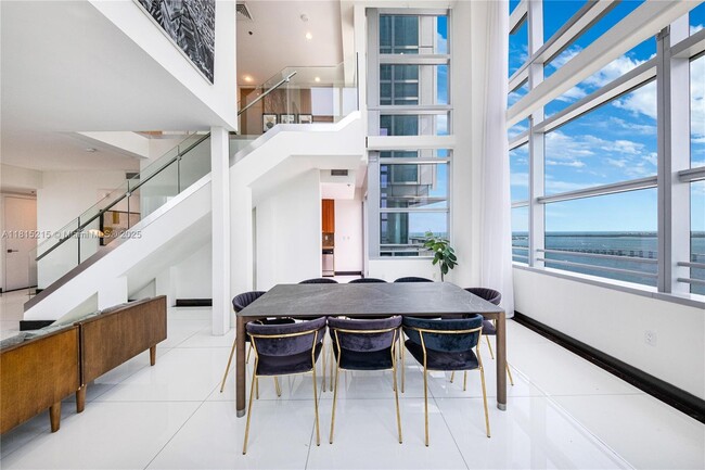 Building Photo - 1395 Brickell Ave