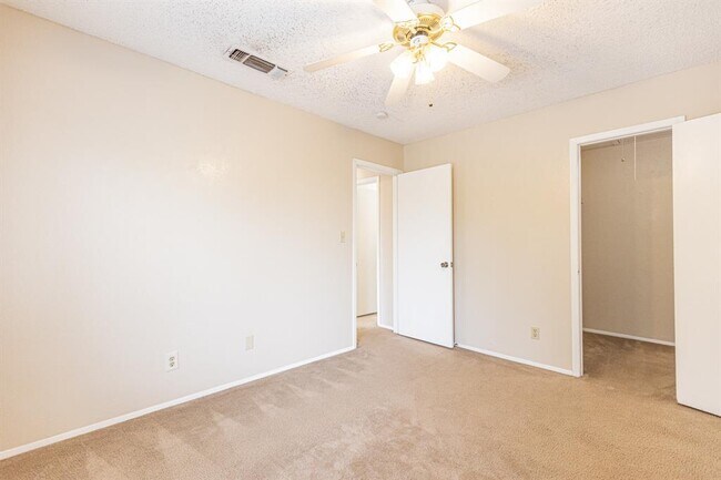 Building Photo - 9524 Quail Village Ln
