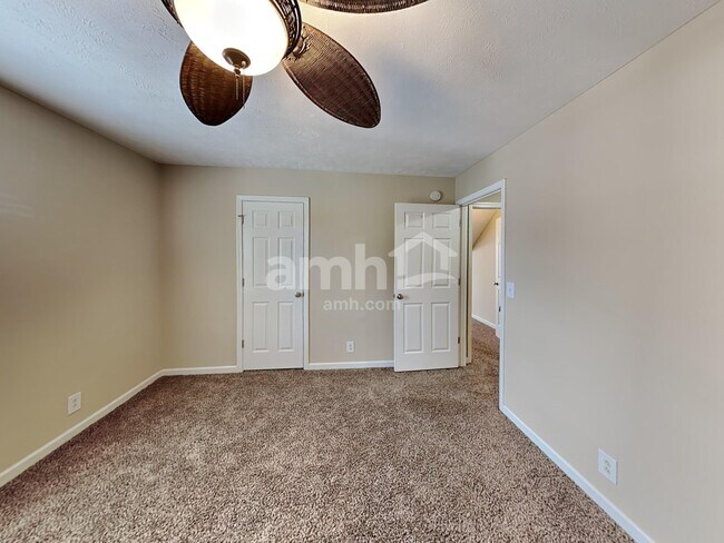 Building Photo - 2418 Taylor Close