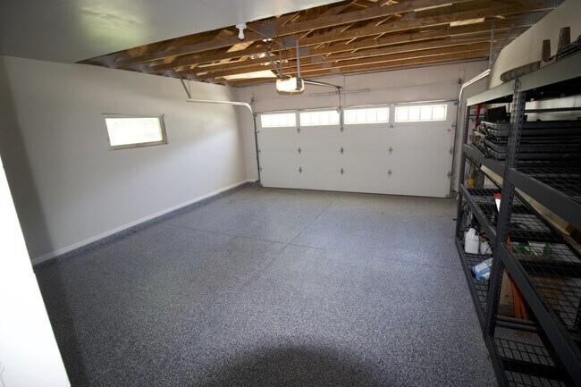 Building Photo - 2812 Stonebridge Dr