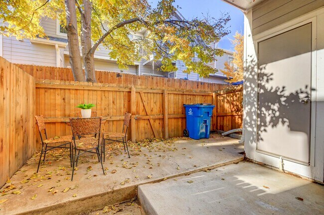 Building Photo - 9643 W Chatfield Ave