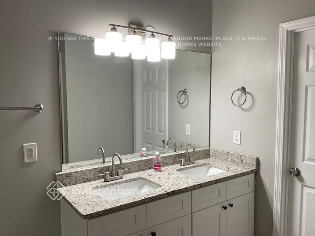 Building Photo - 2231 Creekway Dr