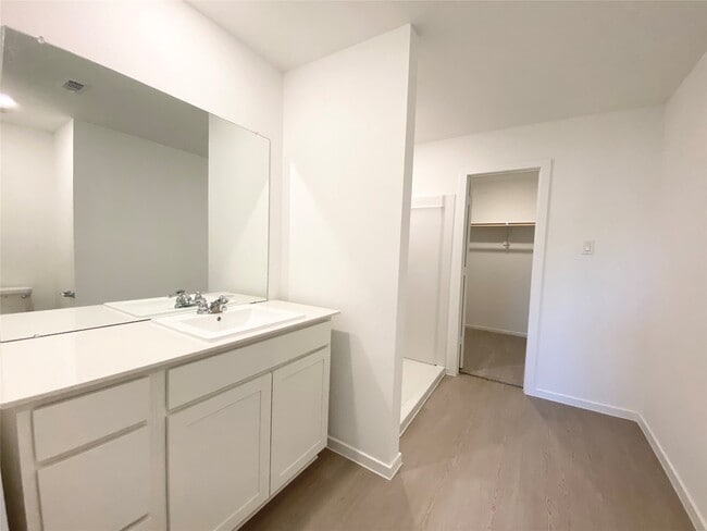 Building Photo - 26735 Willow Ln