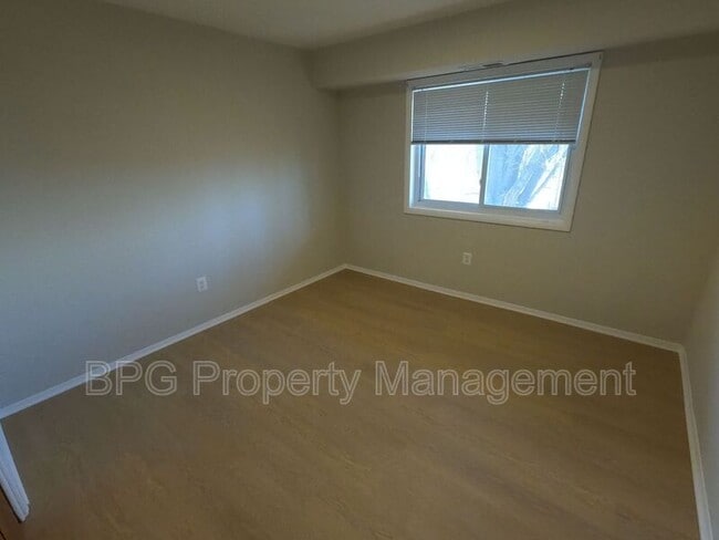 Building Photo - 8810 Wesley Ave