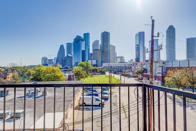 Building Photo - 1124 W Dallas St