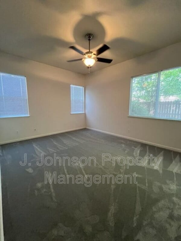 Building Photo - 436 Goodall St