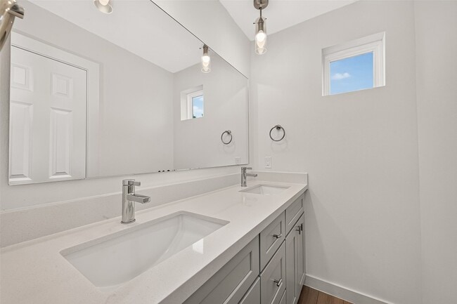 Building Photo - 2714 Discovery Trails Ct