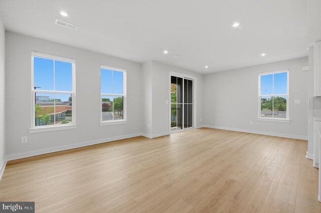 Building Photo - 14421 Albemarle Point Pl