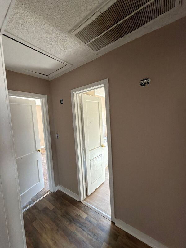 Building Photo - 267 Woody Dr