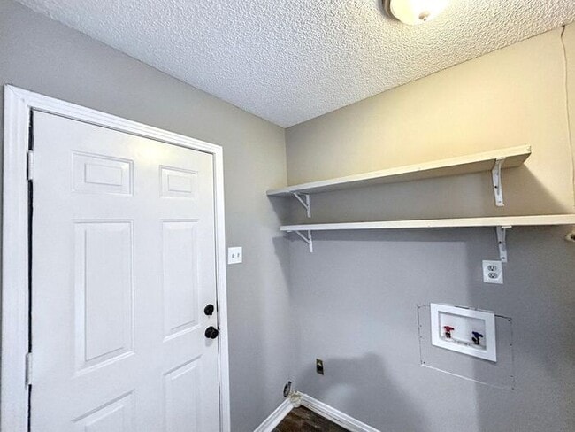 Building Photo - 2777 Caffey St