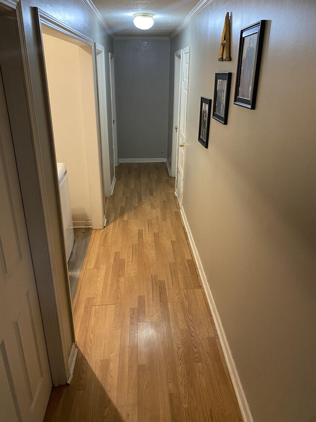 Building Photo - 402 Scott St