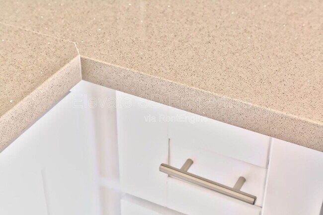 Building Photo - 290 2nd Ave