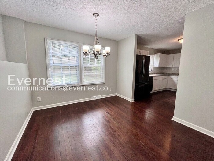 Building Photo - 400 Wilcrest Dr