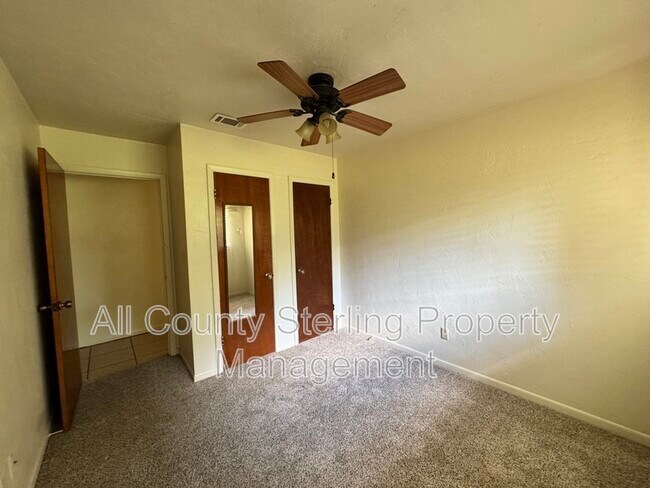 Building Photo - 4417 SW 71st Terrace