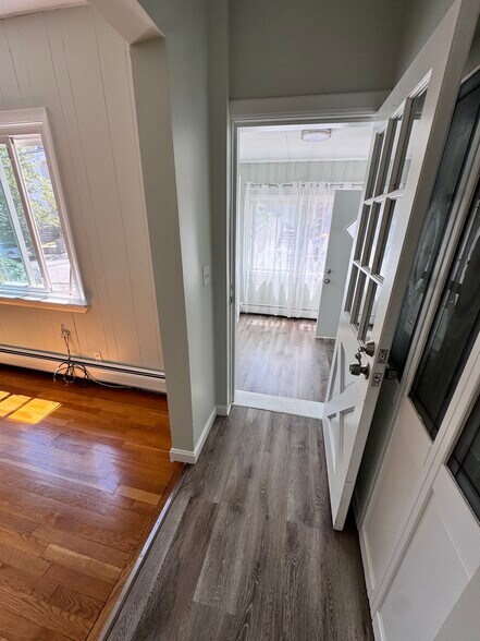 Entry - 101 Reservoir Ave