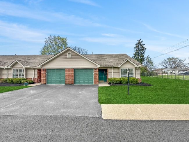 Primary Photo - Beautiful 2 Beds 2 Baths Villa w/ Sunroom