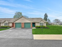 Building Photo - Beautiful 2 Beds 2 Baths Villa w/ Sunroom