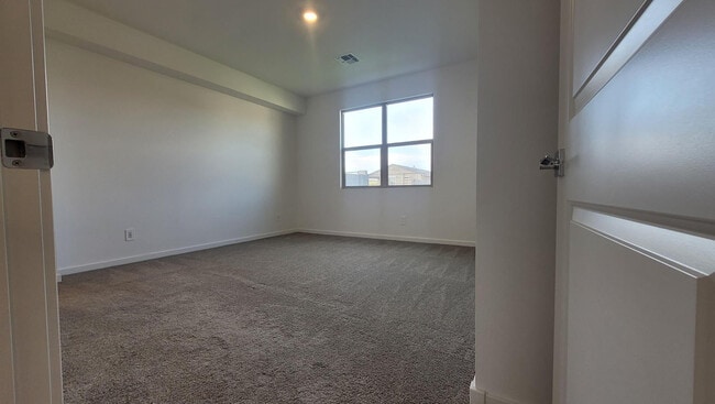Building Photo - 15998 W Smoketree Dr