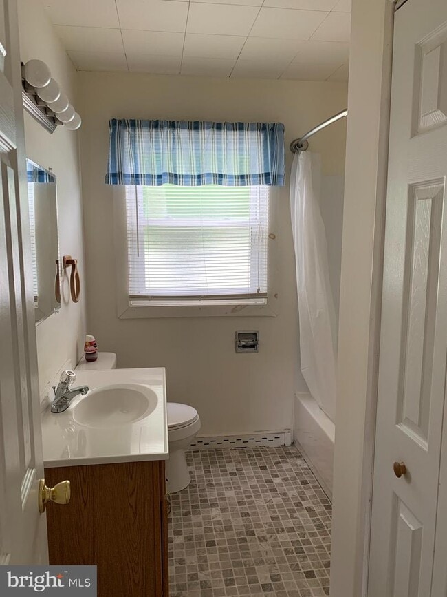 Building Photo - 721 Stouffer Ave