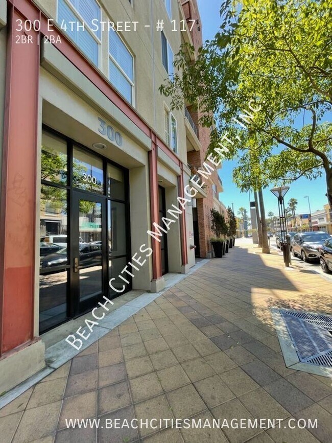 Primary Photo - 300 E 4th St