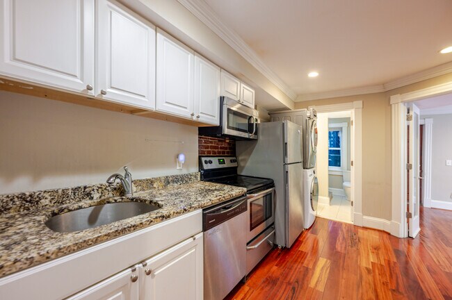 Building Photo - 2126 R St NW