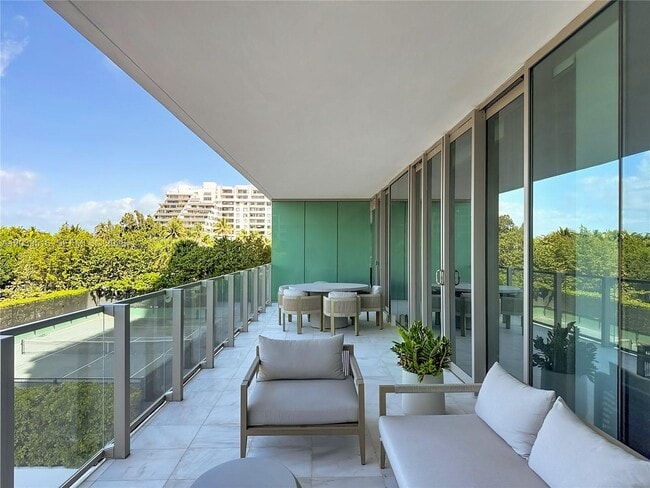 Building Photo - 350 Ocean Dr