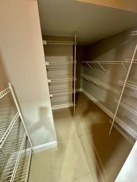 Building Photo - 20971 Vía Azalea, 4