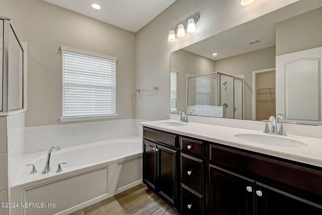 Building Photo - 15825 Stedman Lake Dr
